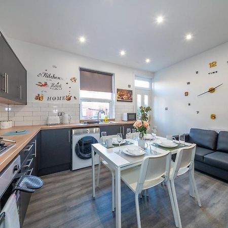 *Rb12S* For Your Most Relaxed & Cosy Stay + Free Parking + Free Fast Wifi * Leeds  Eksteriør billede